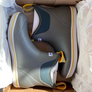 Brand New, with box, never worn Xtratuff Men’s Deck Boots. Size 10.